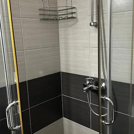 двустаен * 阿赫托波尔